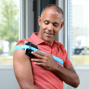 Load image into Gallery viewer, VibraCool Flex - 1 Ice Pack, 1 Hot Pack, Extra Unit + Pocket to Thread On Cuff
